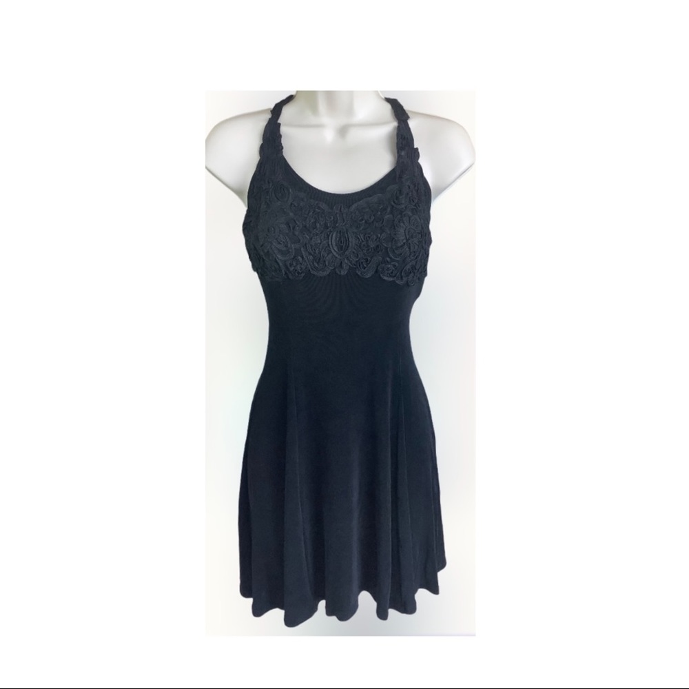 TENDENCY by KUXIXO- Medium size vintage black dress.